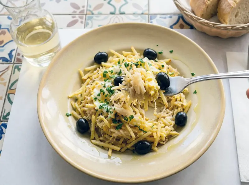 Bacalhau à Brás (Portuguese Salt Cod with Eggs and Potatoes)