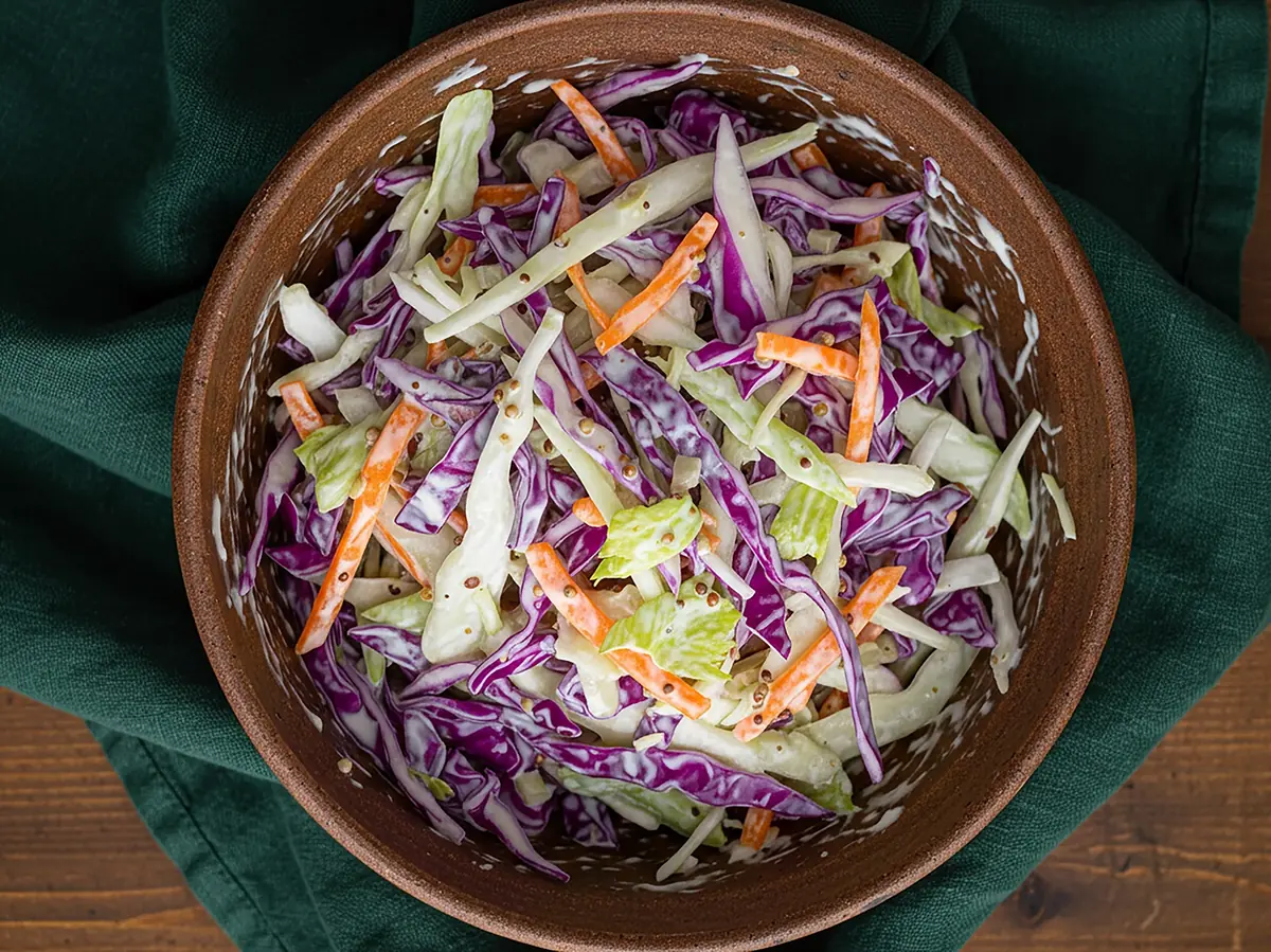 Coleslaw with apple, carrot and celery — USA recipe