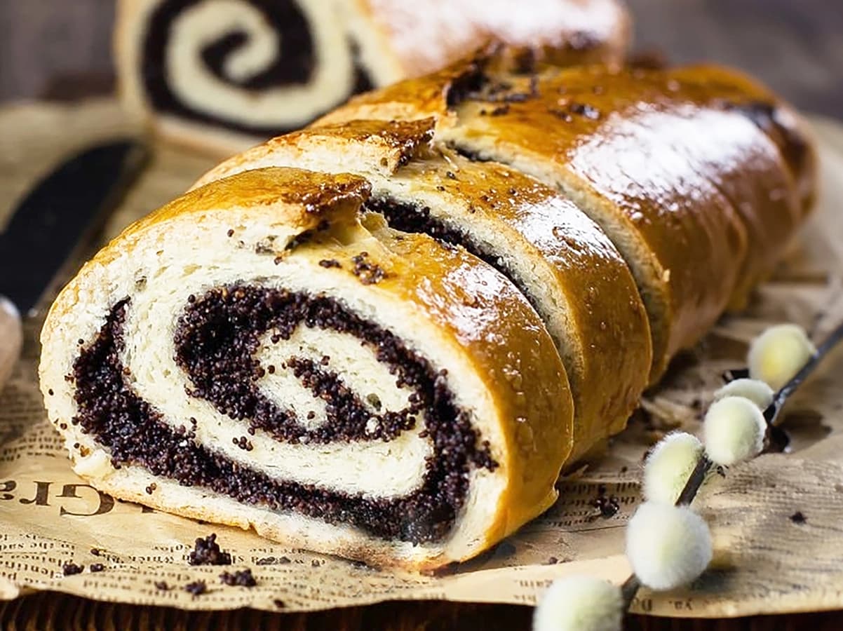 Poppy Seed Roll with butter, eggs and flour — Ukraine recipe