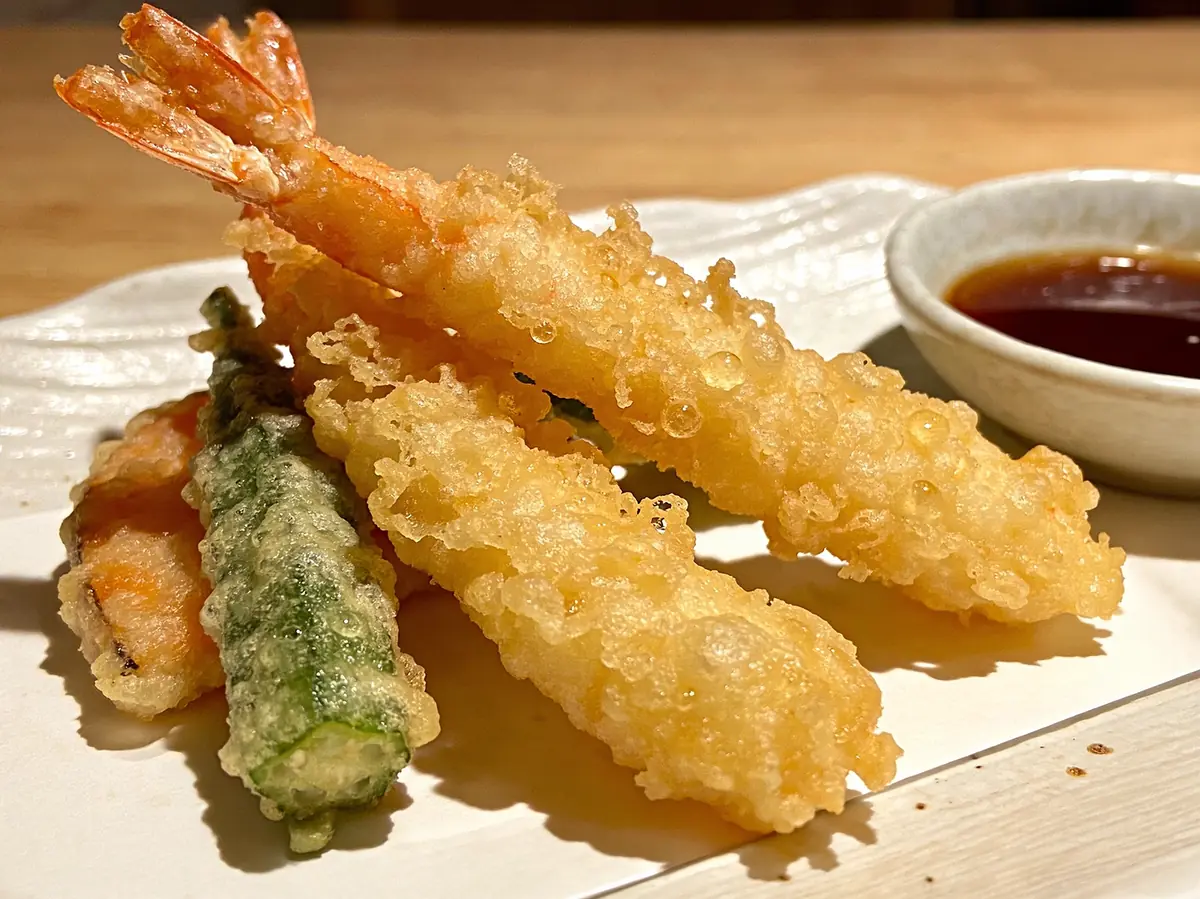 Tempura with flour, seafood and shrimp — Japan recipe
